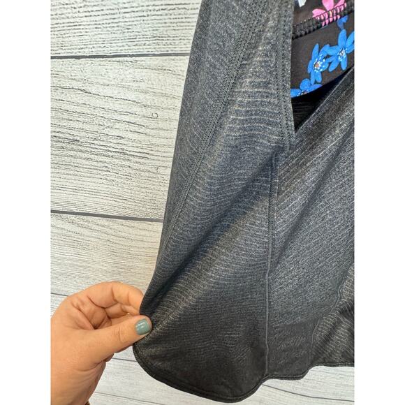 Lululemon Women's Active Gray Roll Out Built In Bra Workout Tank Size 4 - Picture 9 of 9